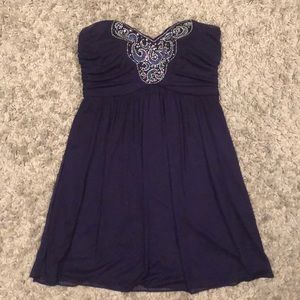 Short strapless purple dress